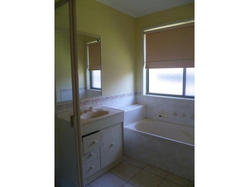 5 Nunn Avenue, Truganina VIC 3029, Truganina - Thumbnail 6