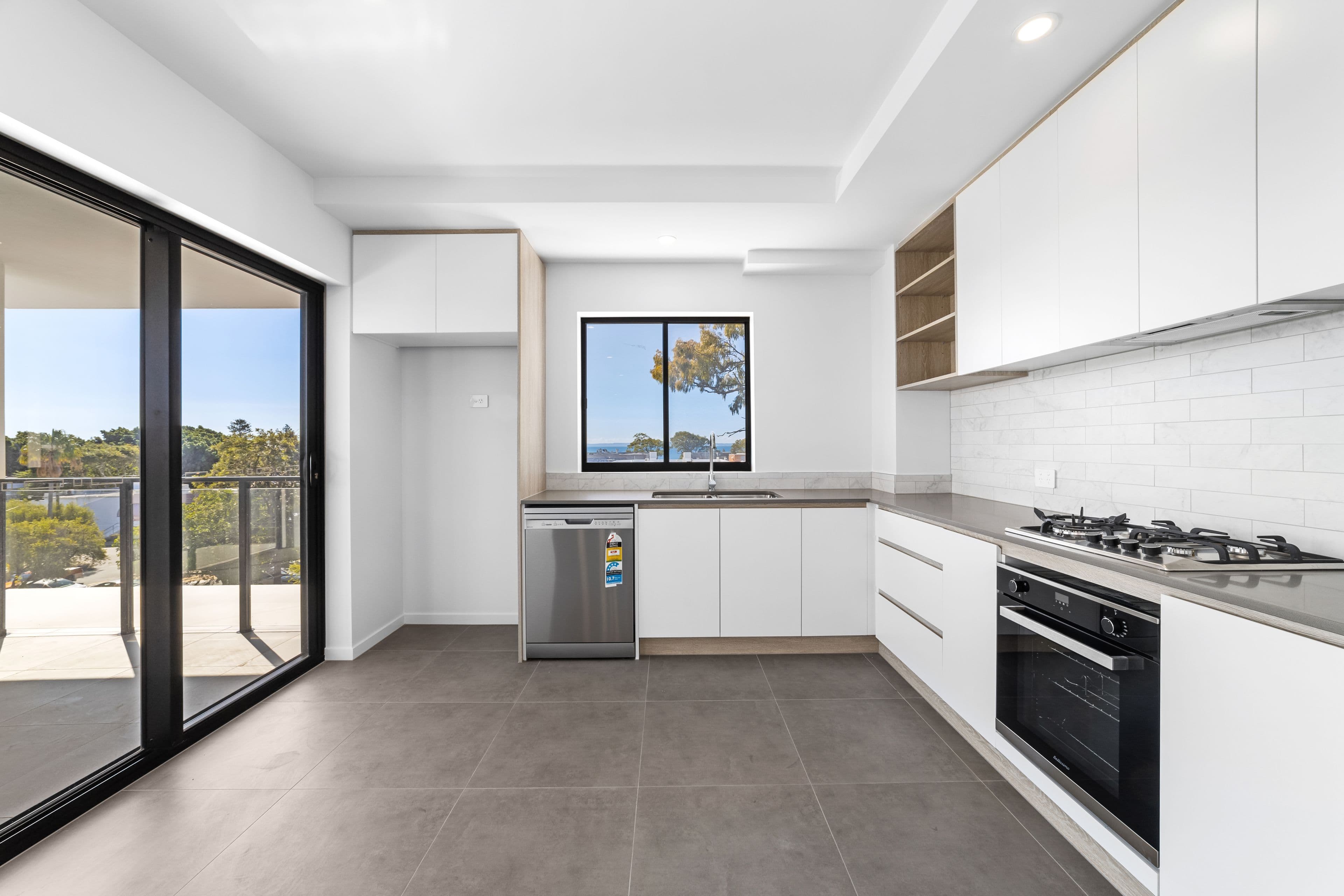 9 Violet Street, Redcliffe QLD 4020, Redcliffe - Thumbnail 7