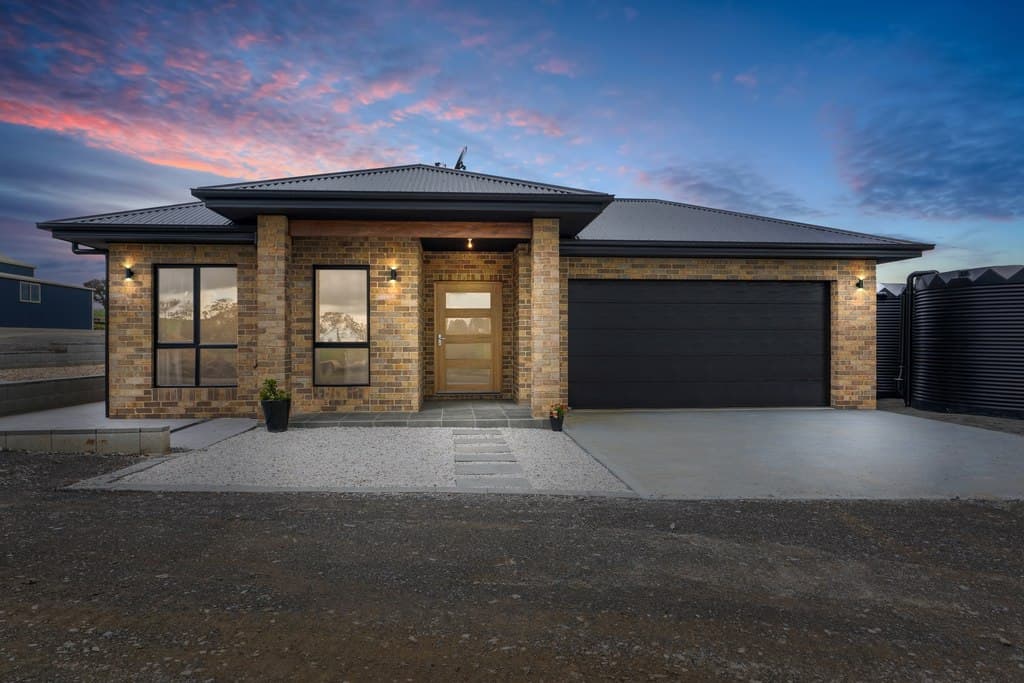 139 Boureong Drive, Gunning - Thumbnail 2