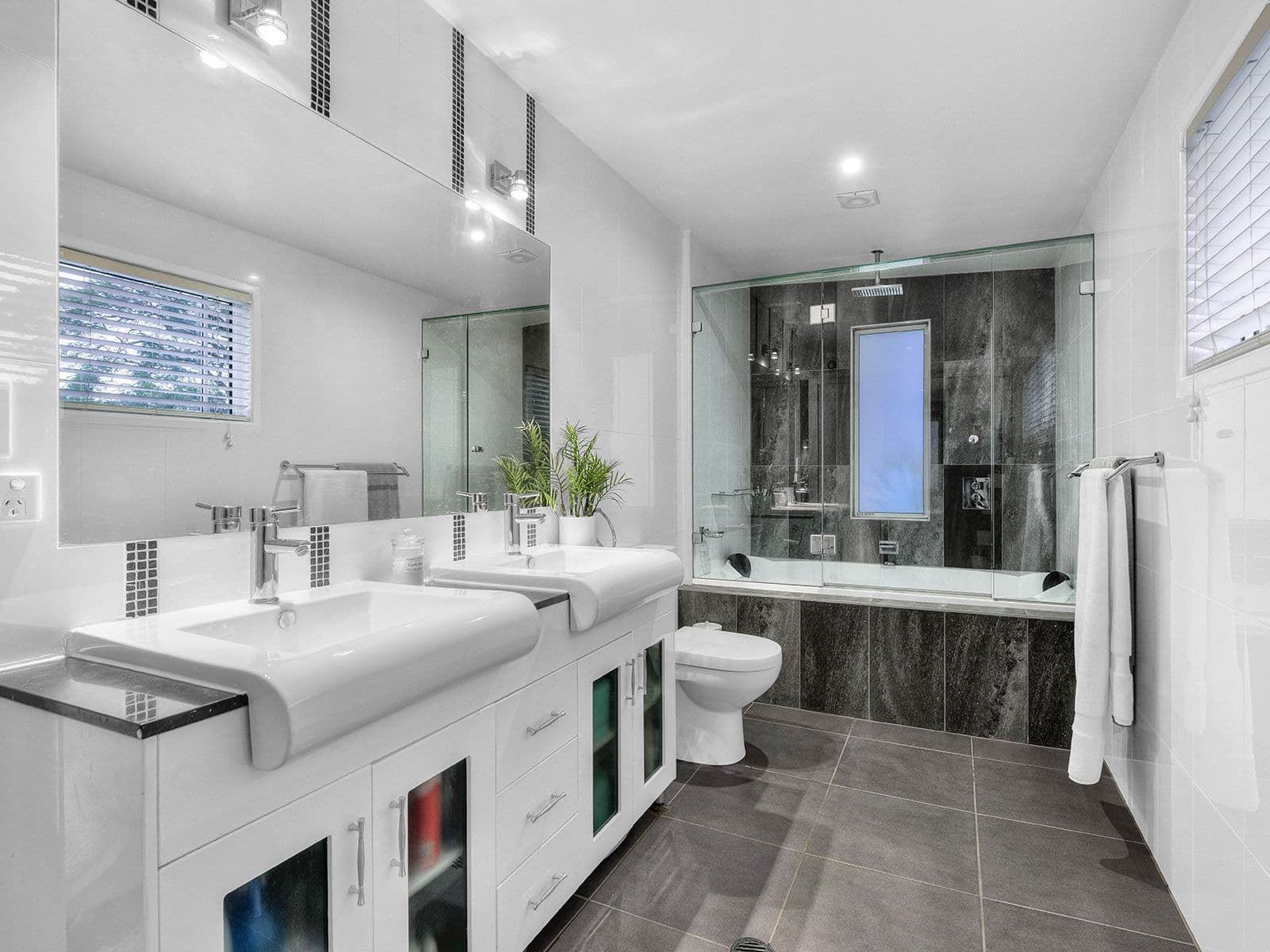 97 Lanham Avenue, Grange QLD 4051, Grange - Thumbnail 7