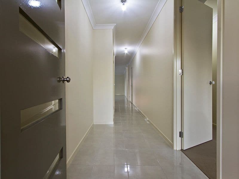 1 Botticelli Close, CARSELDINE QLD 4034, Carseldine - Thumbnail 3