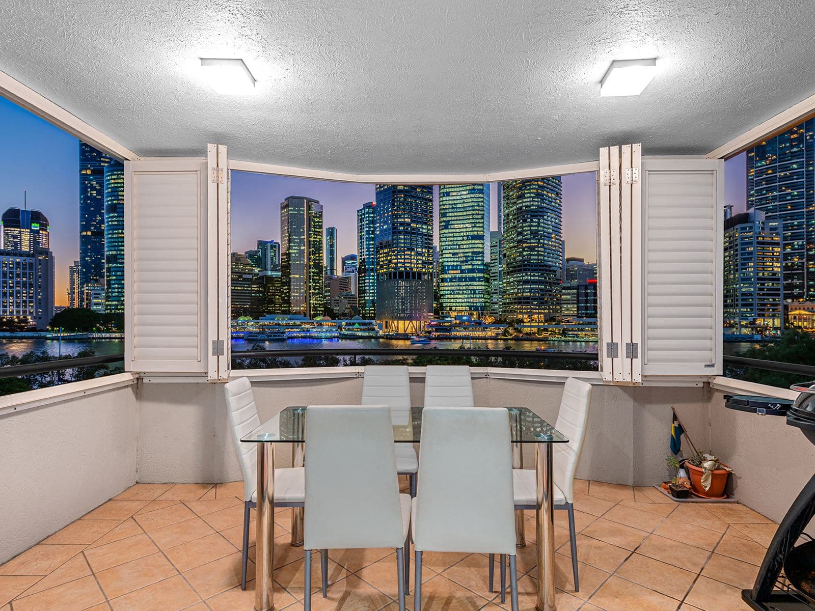 36 MacDonald Street, Kangaroo Point QLD 4169, Kangaroo Point - Thumbnail 2