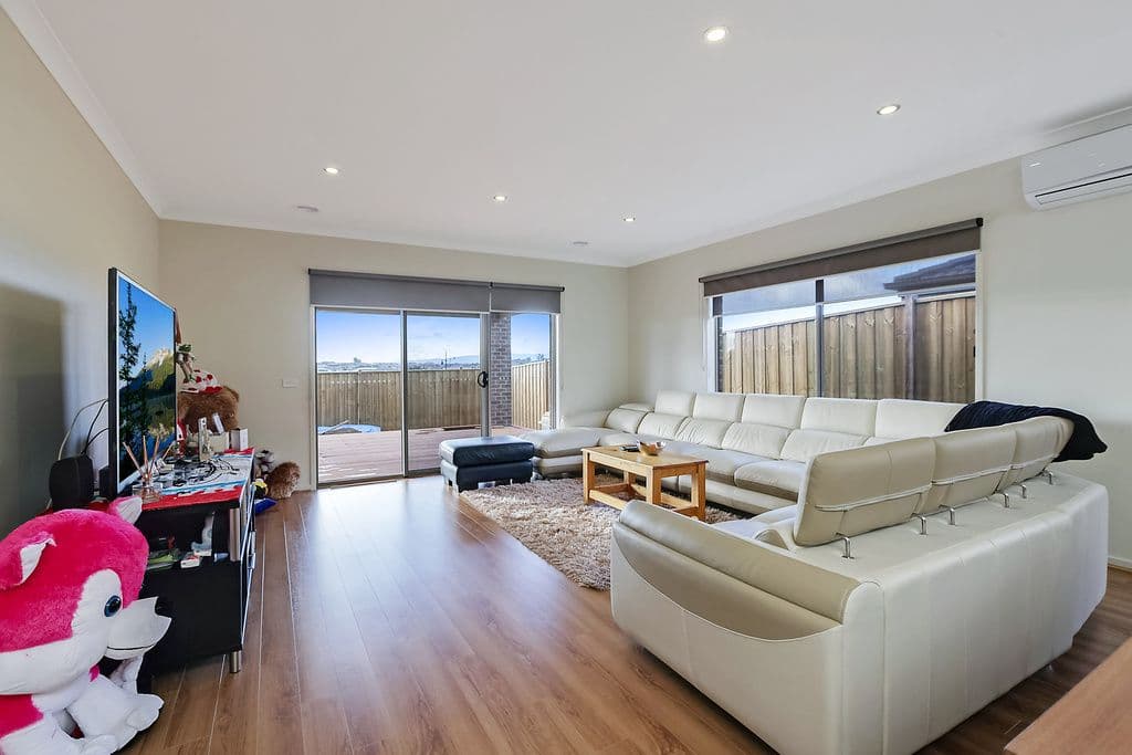 40 Renaissance Boulevard, MERNDA VIC 3754, Mernda - Thumbnail 4