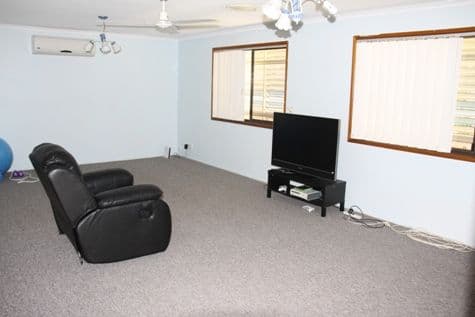 8 Alexander Street, Boyne Island QLD 4680, Boyne Island - Thumbnail 4