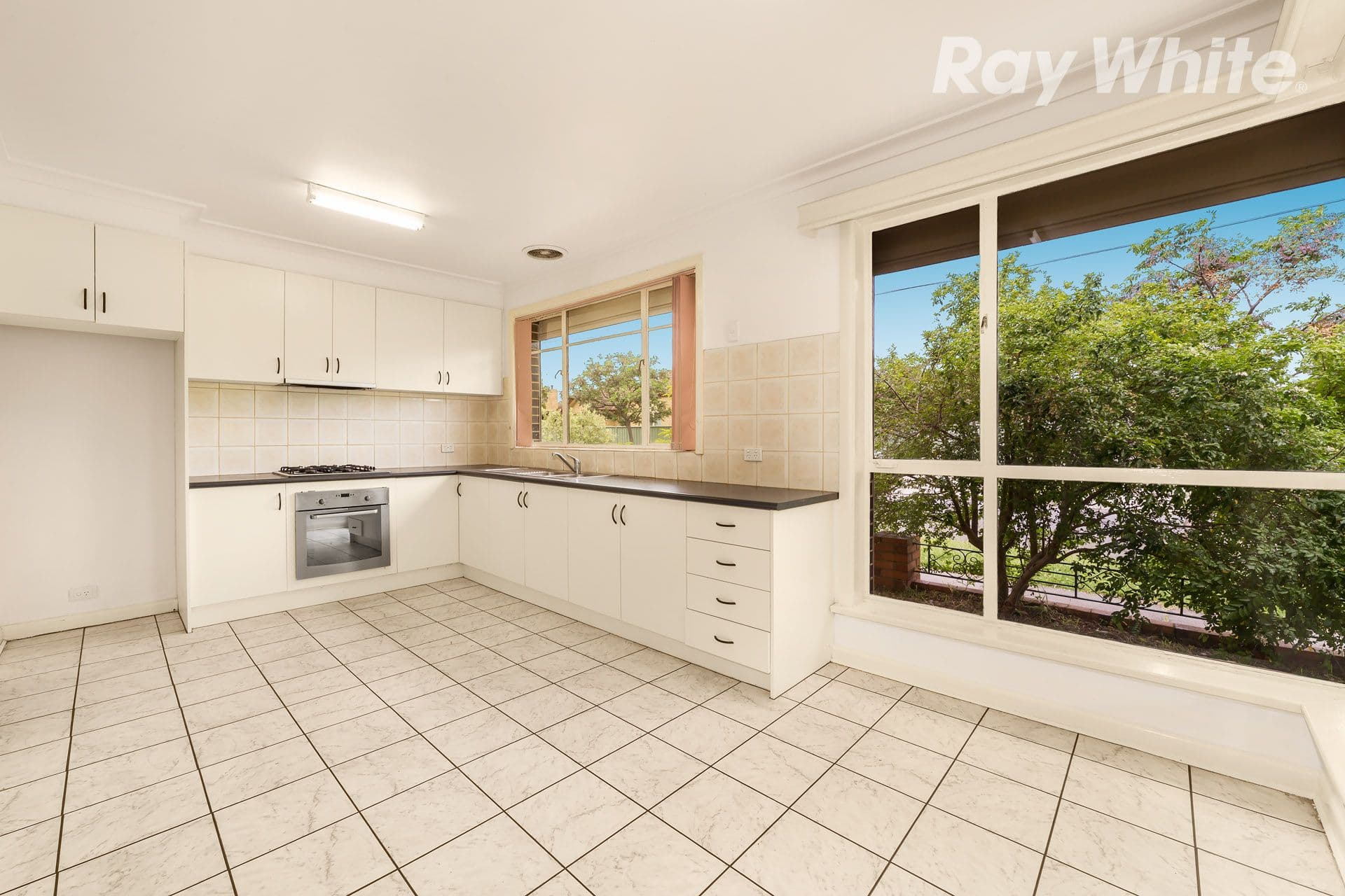 2 Green Avenue, Kingsbury VIC 3083, Kingsbury - Thumbnail 4