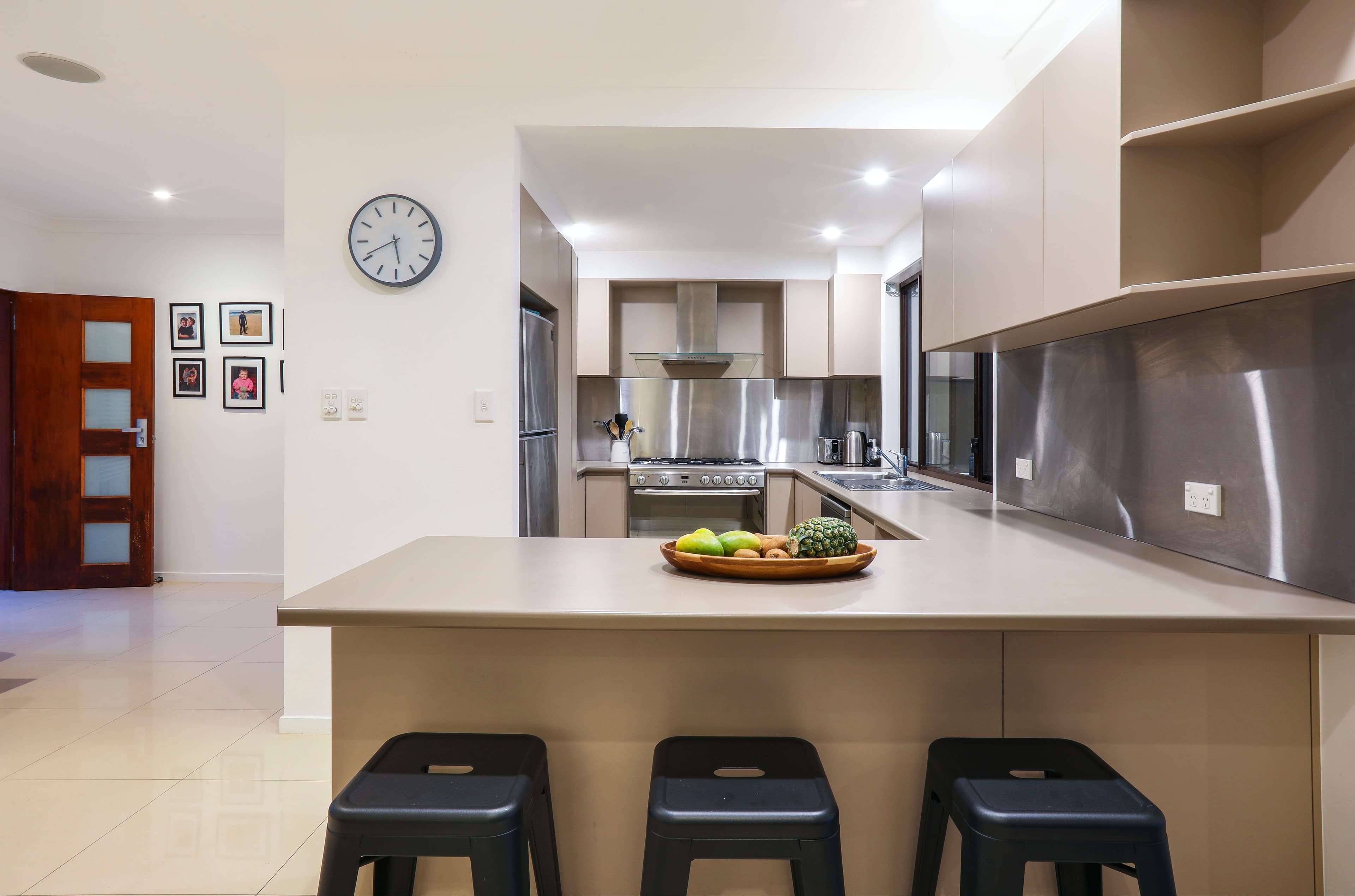 9 Wayfarer Avenue, Mermaid Waters QLD 4218, Mermaid Waters - Thumbnail 7
