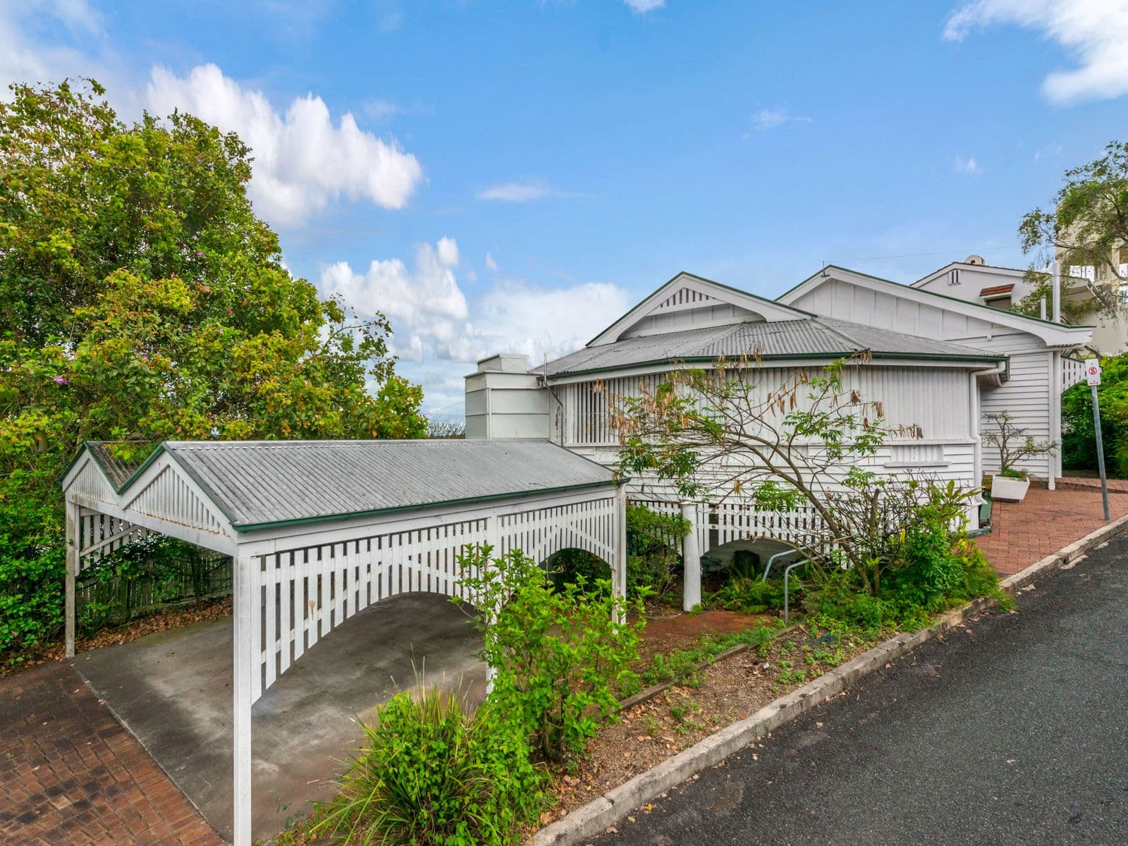 8 Garfield Drive, Paddington QLD 4064, Paddington - Thumbnail 2