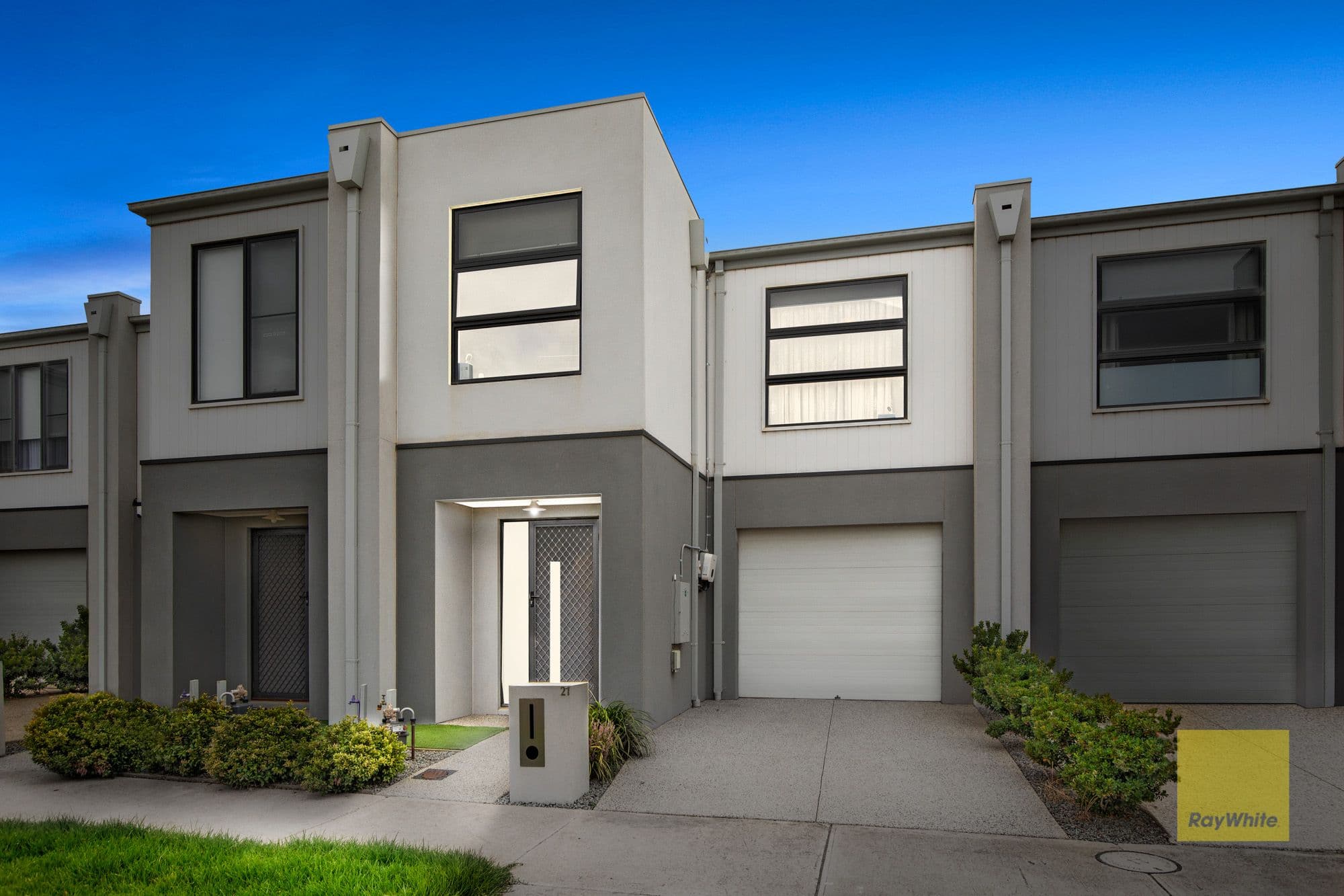 21 Charlwood Promenade, Werribee VIC 3030, Werribee - Image 1