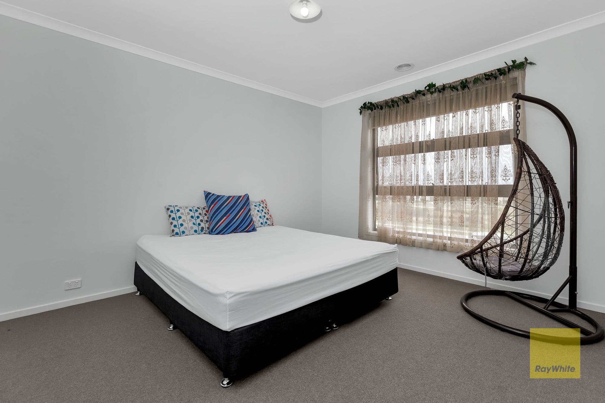 21 Charlwood Promenade, Werribee VIC 3030, Werribee - Thumbnail 4
