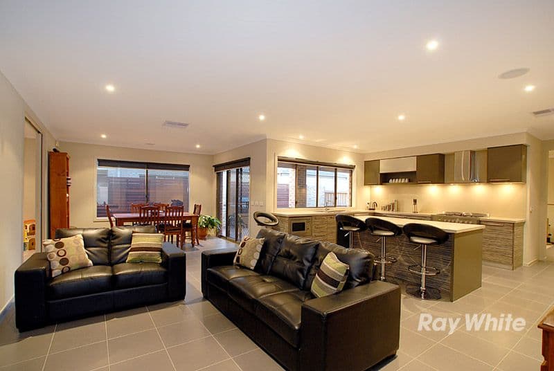 197 Linsell Boulevard, CRANBOURNE EAST VIC 3977, Cranbourne East - Thumbnail 3
