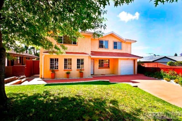 2  Coen Close, BOSSLEY PARK NSW 2176, Bossley Park - Thumbnail 2