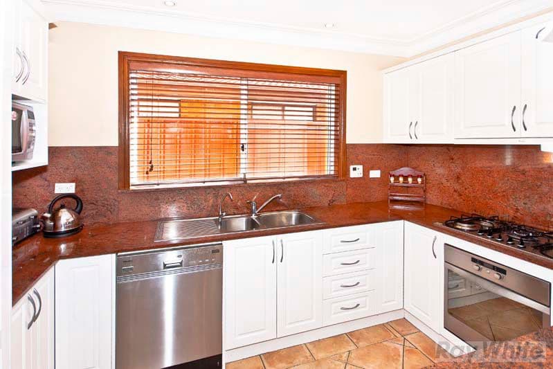 2  Coen Close, BOSSLEY PARK NSW 2176, Bossley Park - Thumbnail 4