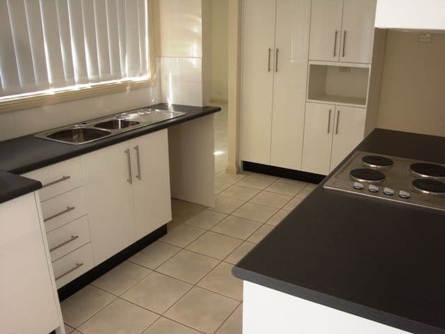 39 Dransfield Road, EDENSOR PARK NSW 2176, Edensor Park - Thumbnail 2