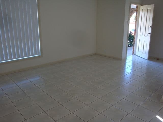 39 Dransfield Road, EDENSOR PARK NSW 2176, Edensor Park - Thumbnail 4