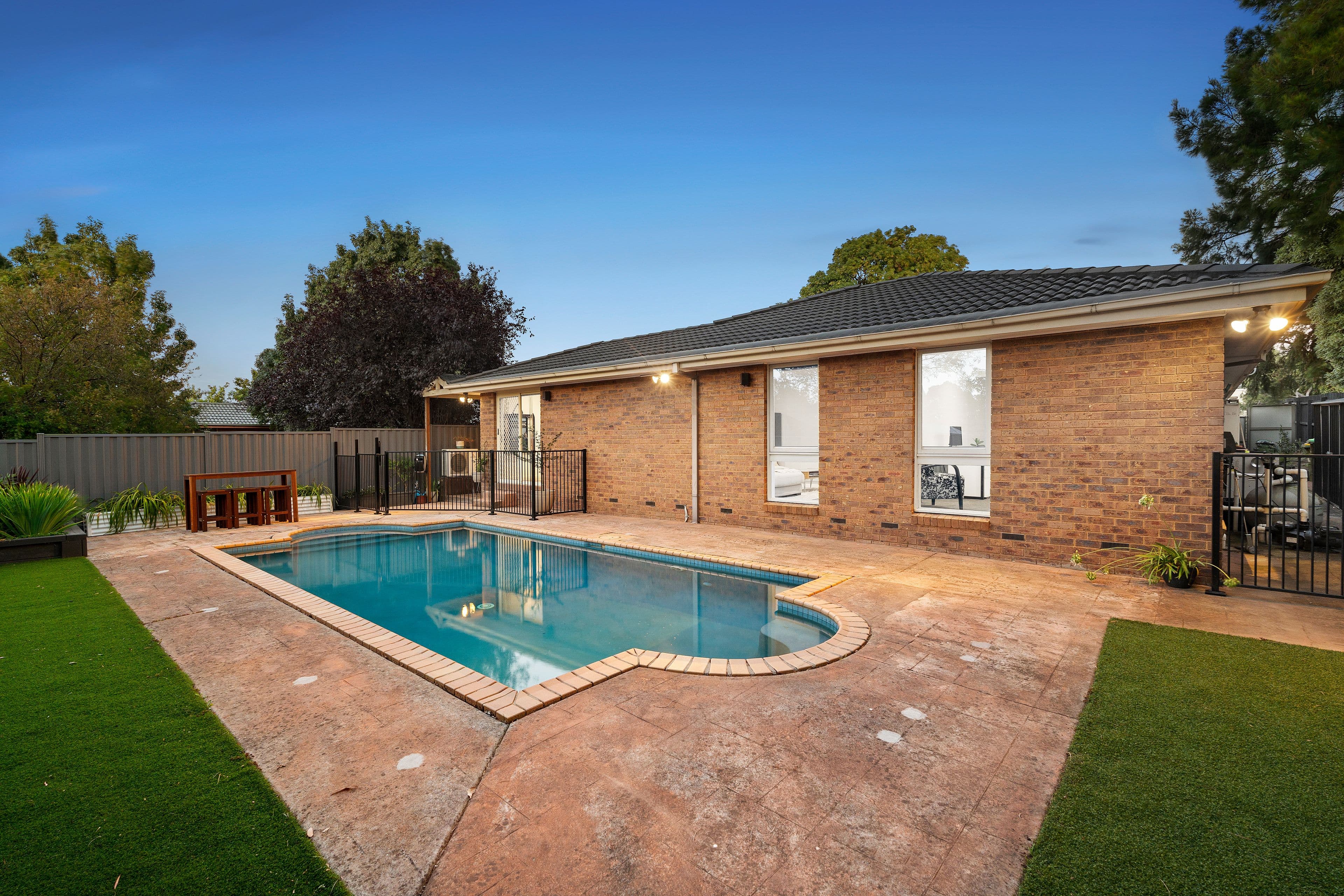 2 Metcalf Crescent, Rowville VIC 3178, Rowville - Thumbnail 2