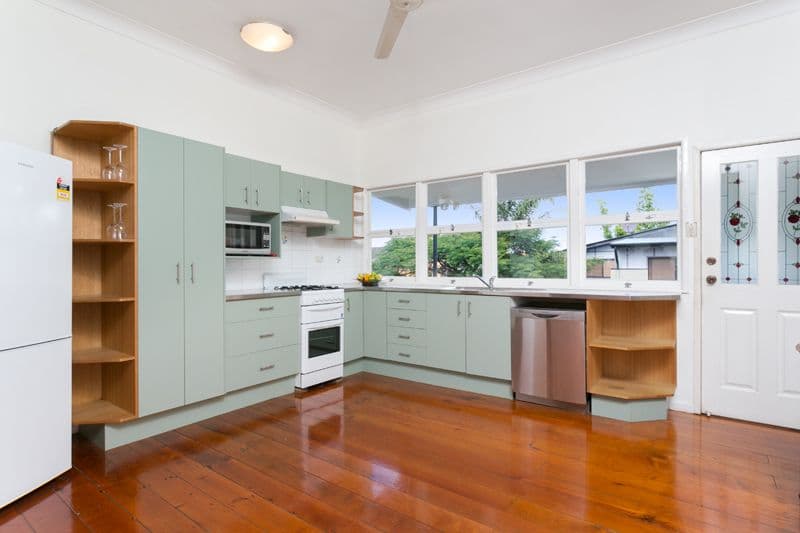 10 Cronin Street, ANNERLEY QLD 4103, Annerley - Thumbnail 2