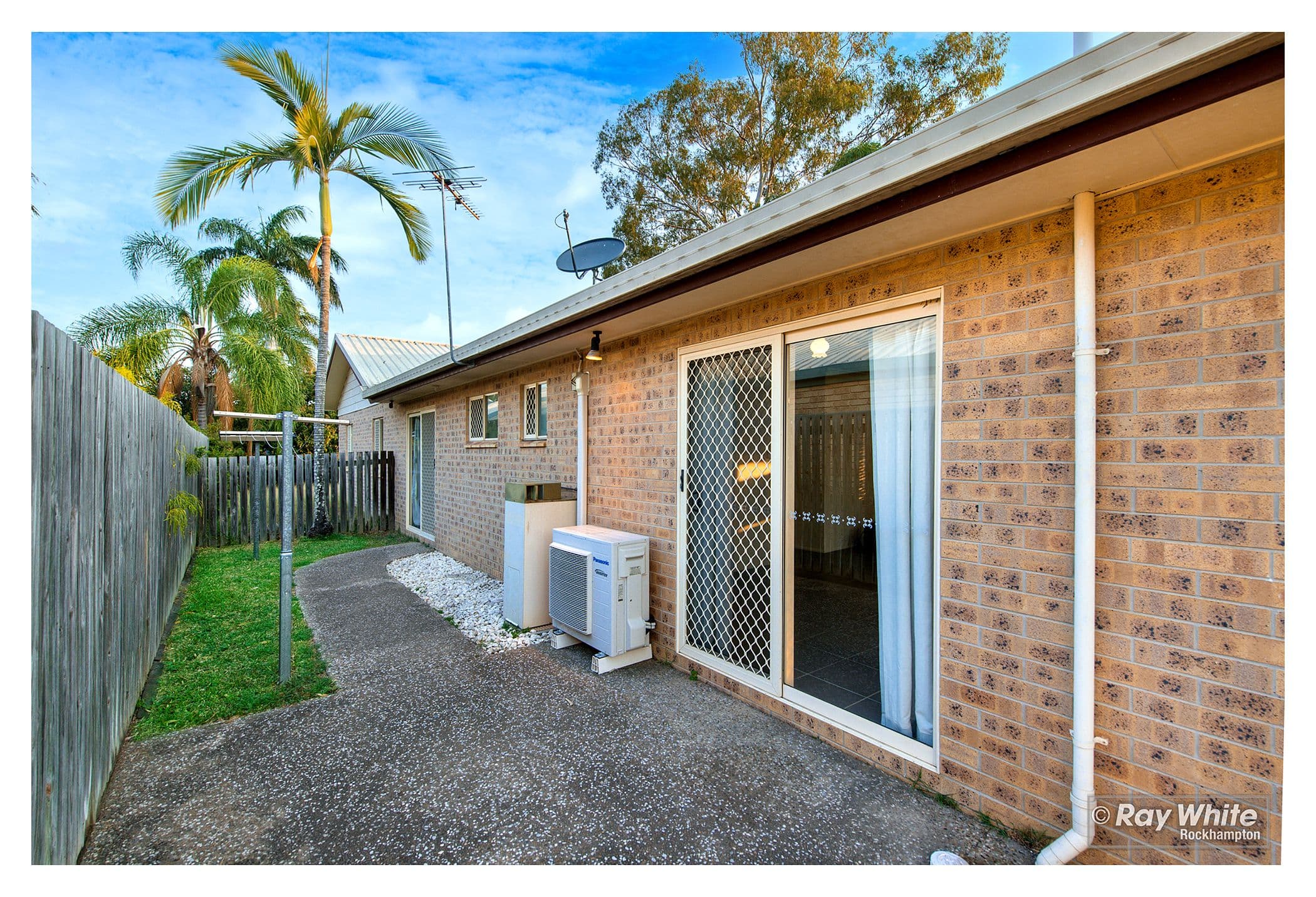 17 Stenlake Avenue, Kawana QLD 4701, Kawana - Thumbnail 2