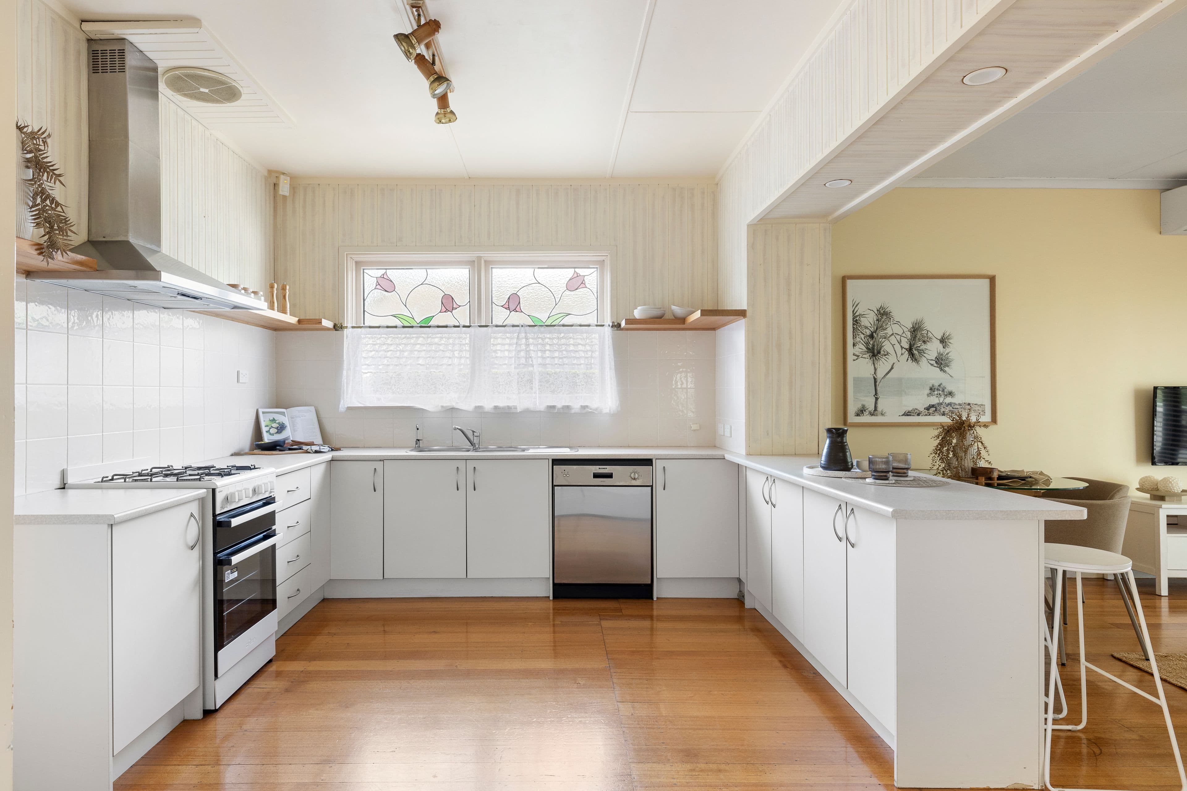 30 Larool Crescent, Seaford VIC 3198, Seaford - Thumbnail 3