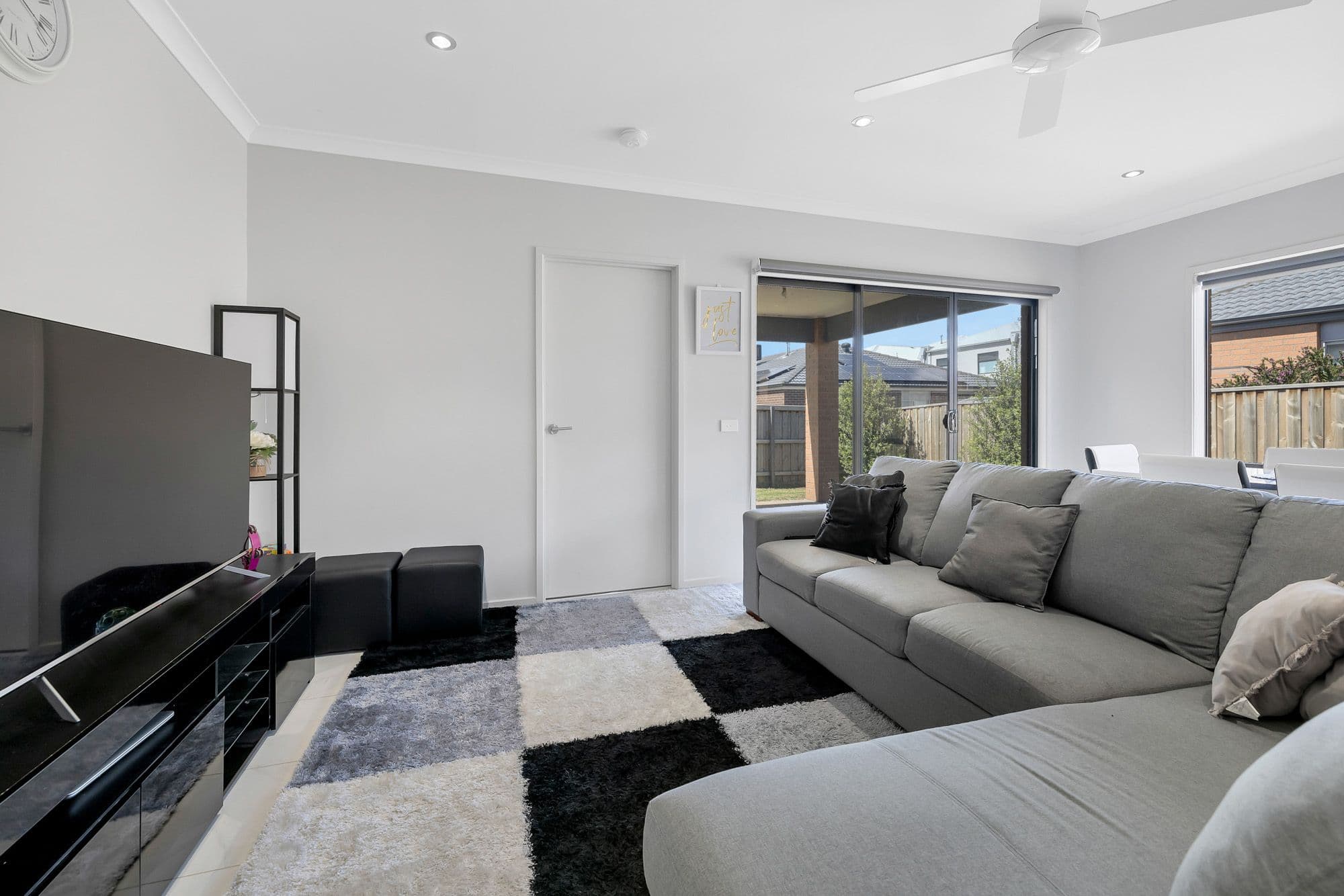 6 Kittiwake Terrace, Werribee VIC 3030, Werribee - Thumbnail 3