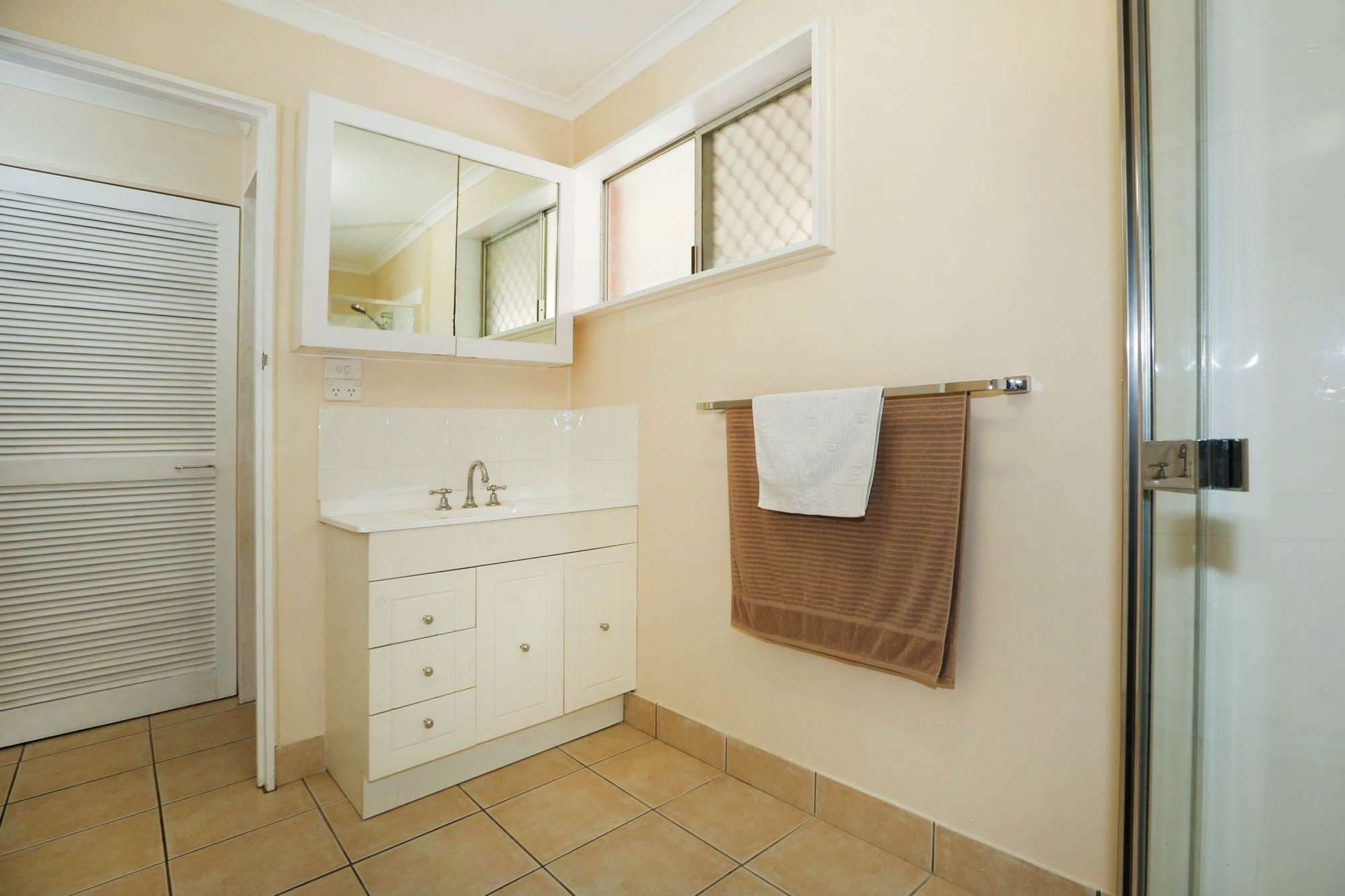 4 Galvani Street, WULGURU QLD 4811, Wulguru - Thumbnail 7