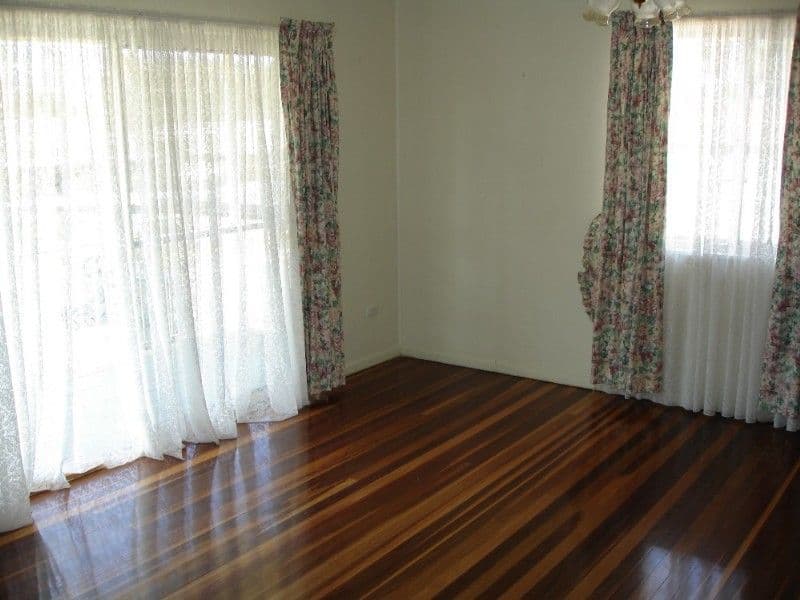 1 Croston Street, CLONTARF QLD 4357, Clontarf - Thumbnail 3