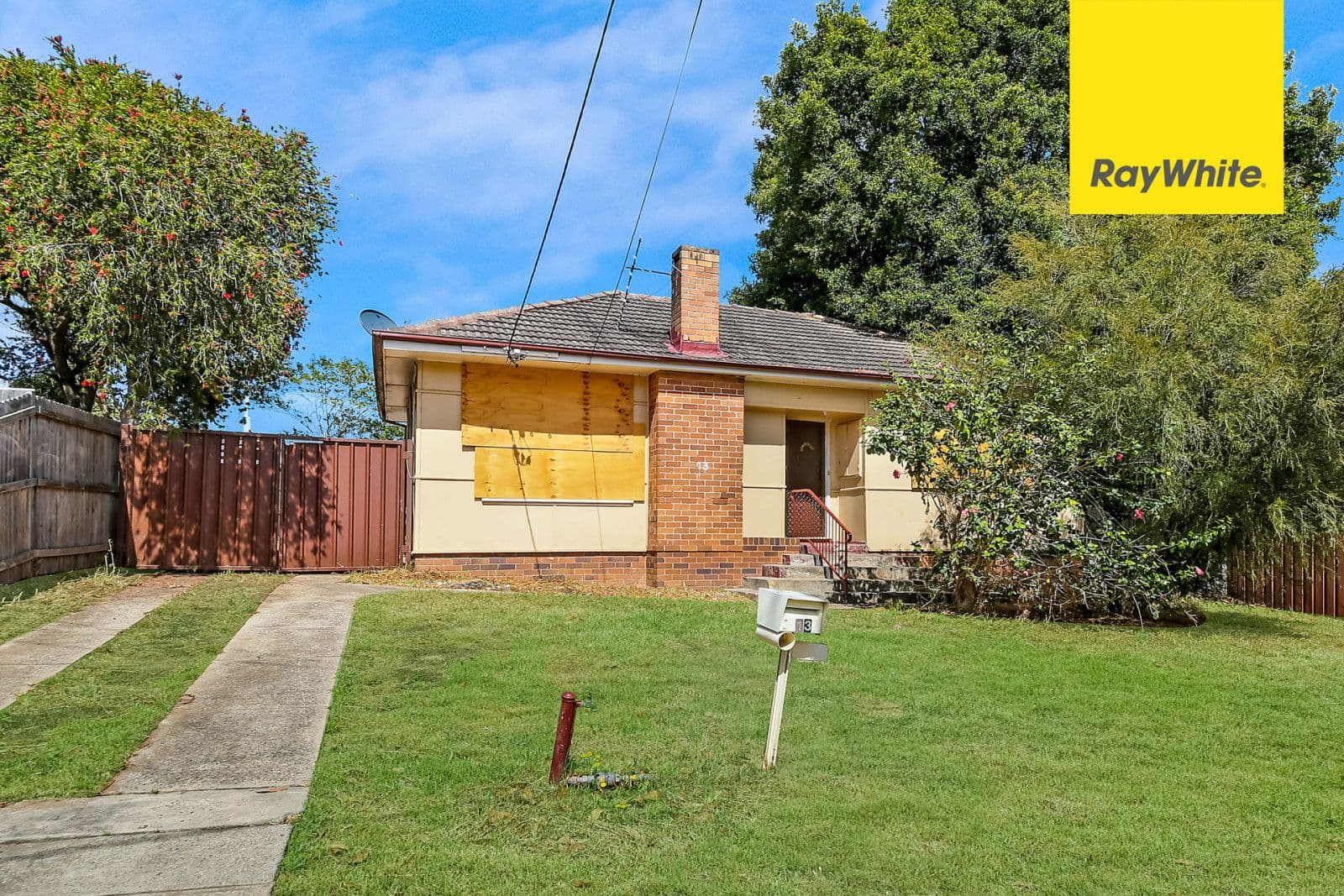 13 Gover Street, Peakhurst - Image 1