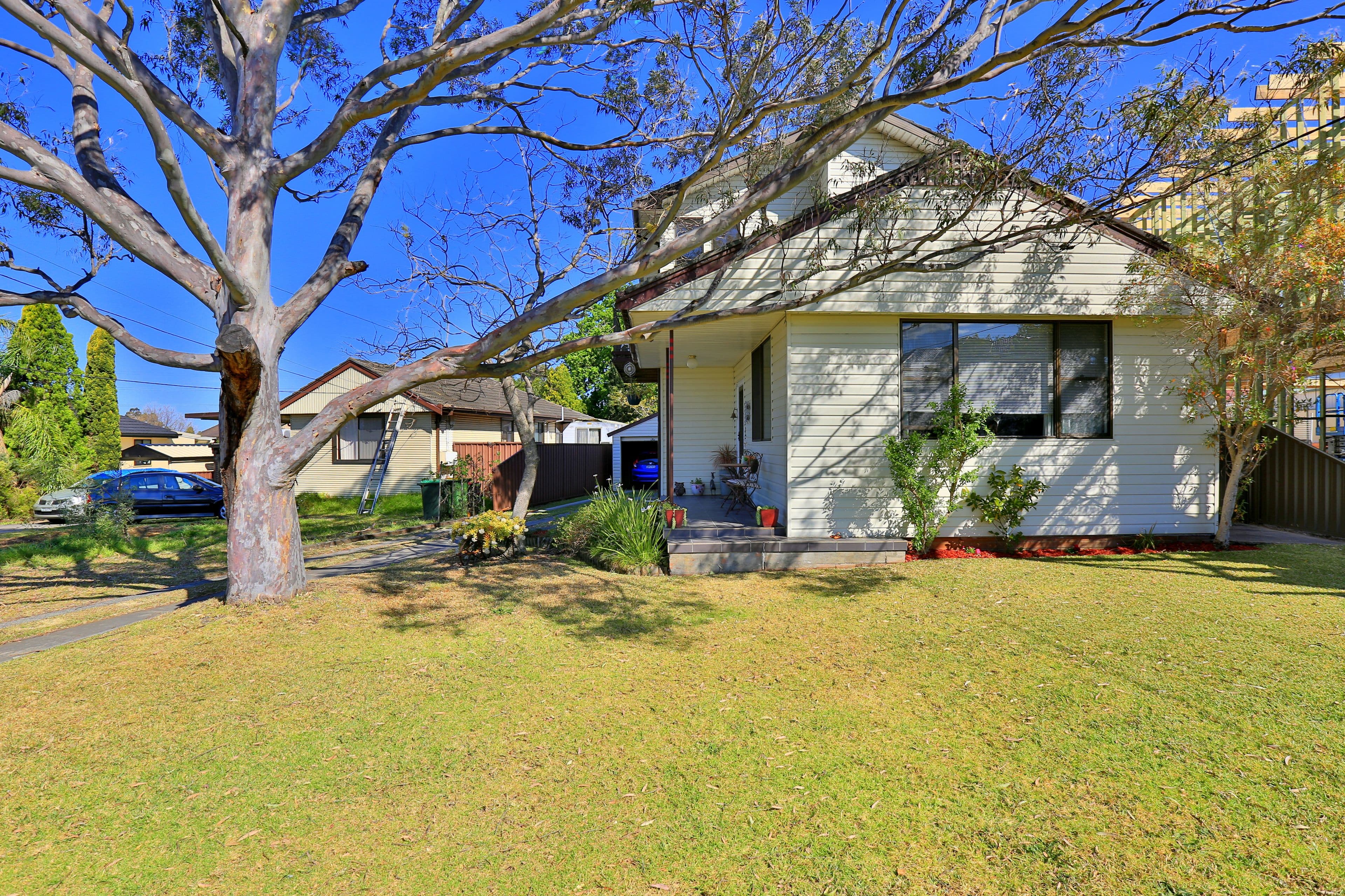 18 Omega Place, Greenacre - Thumbnail 2
