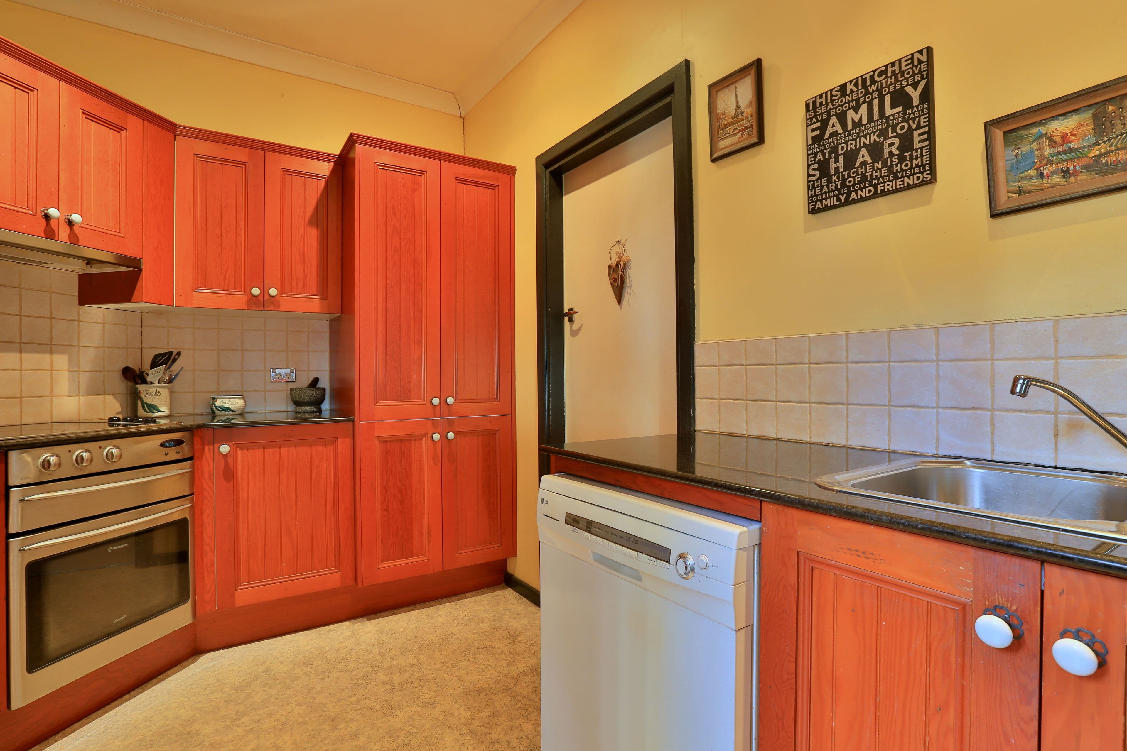 18 Omega Place, Greenacre - Thumbnail 4