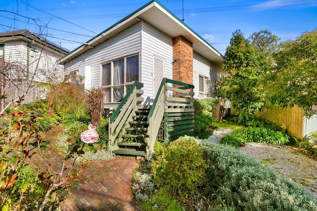 21 HILLCREST Avenue, Ringwood VIC 3134, Ringwood - Thumbnail 3