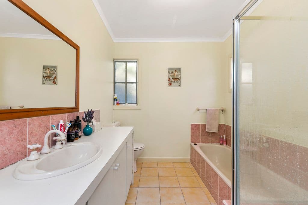 21 HILLCREST Avenue, Ringwood VIC 3134, Ringwood - Thumbnail 7
