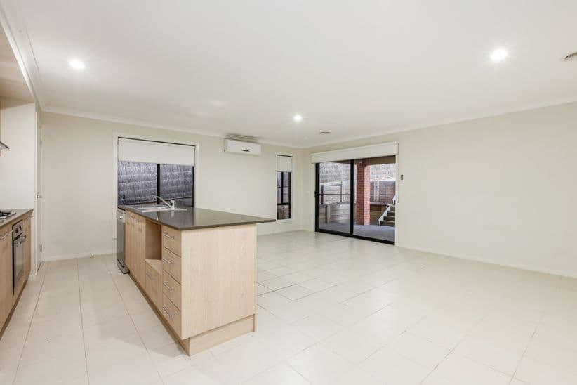 12 Allsop Avenue, Mernda VIC 3754, Mernda - Thumbnail 2