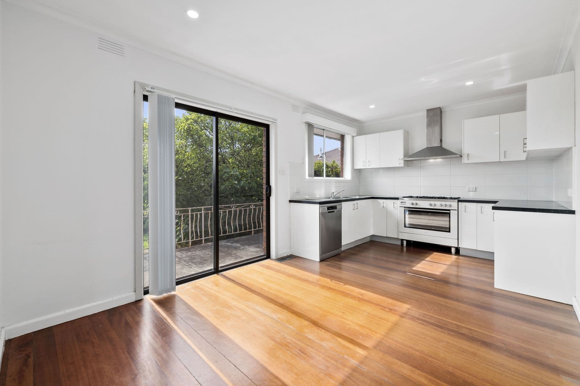 1 Peveril Street, Glen Waverley VIC 3150, Glen Waverley - Thumbnail 4