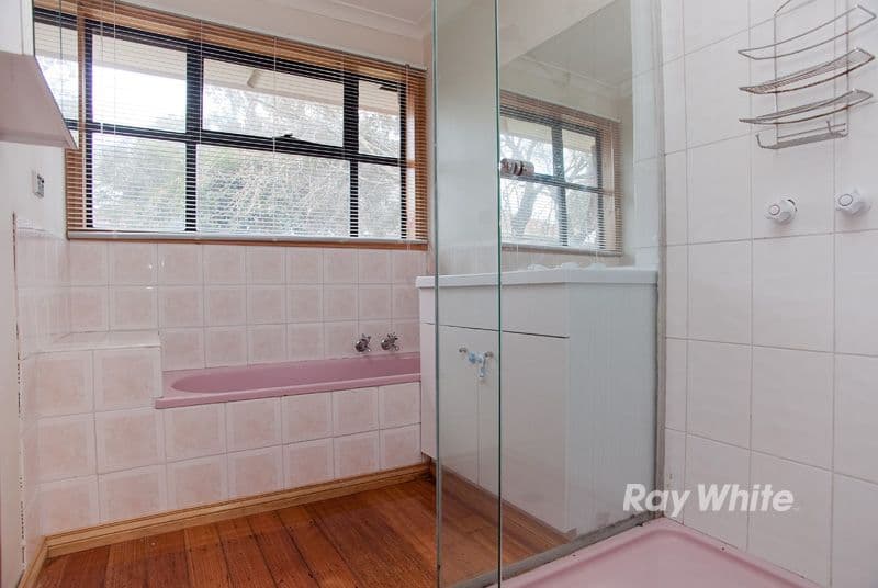 13 Batman Avenue, SUNBURY VIC 3429, Sunbury - Thumbnail 5
