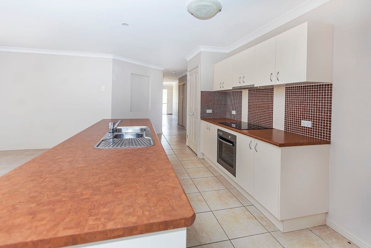 4 Wharf Court, Springfield Lakes QLD 4300, Springfield Lakes - Thumbnail 2