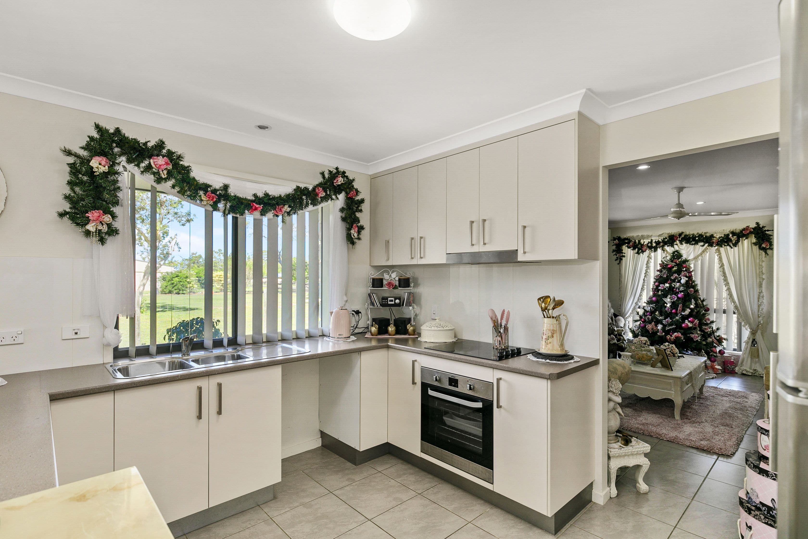 55 Hunter Street, Torbanlea QLD 4662, Torbanlea - Thumbnail 3