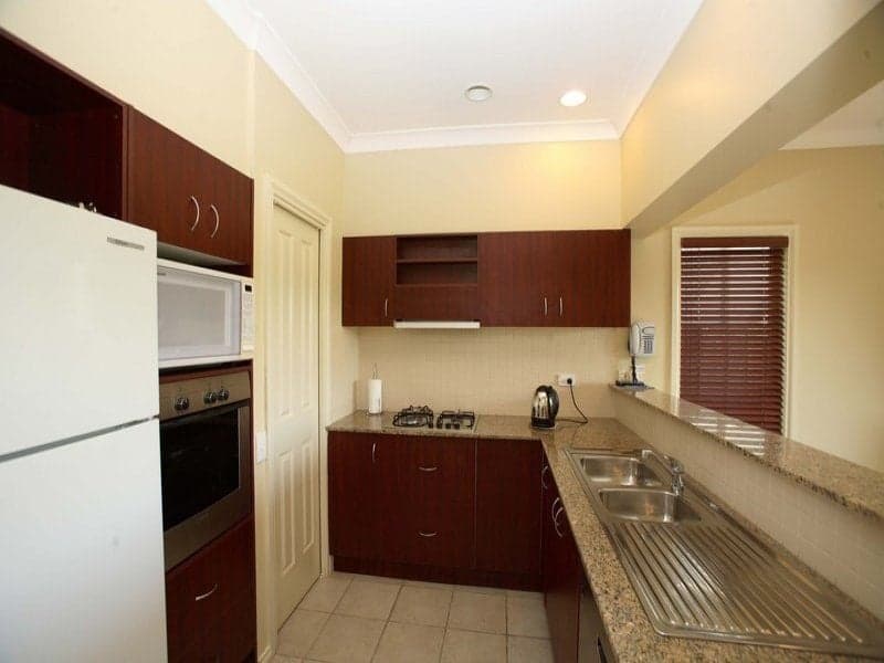 Unit 21/1 Greg Norman Drive, Sanctuary Lakes - Image 1