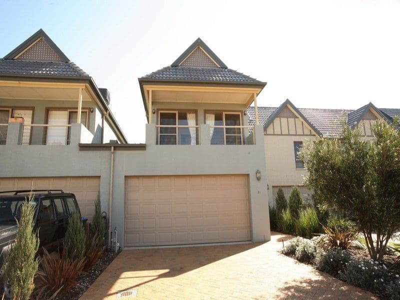 Unit 21/1 Greg Norman Drive, Sanctuary Lakes - Thumbnail 3