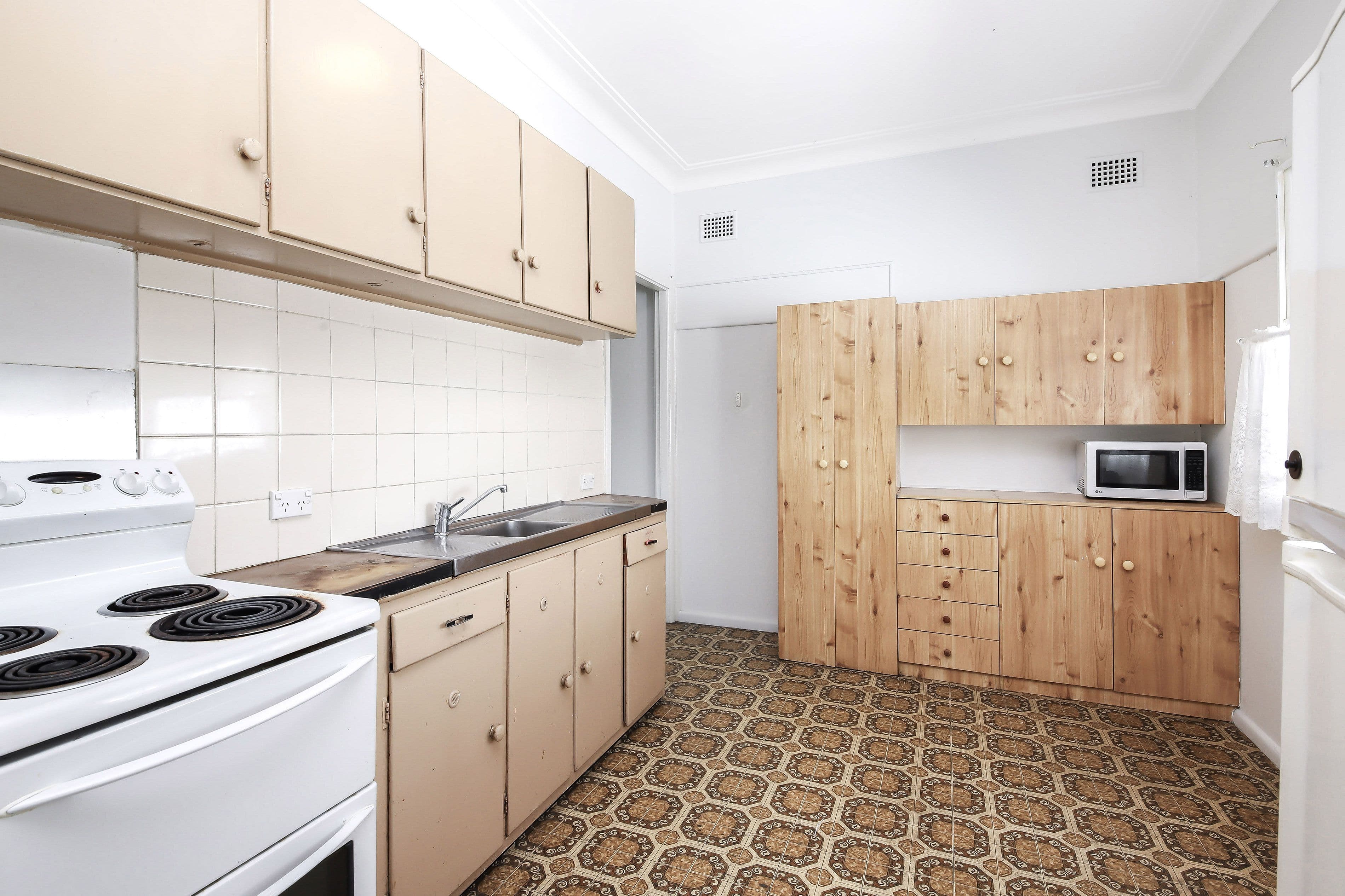 19 Stephenson Street, Birrong - Thumbnail 3