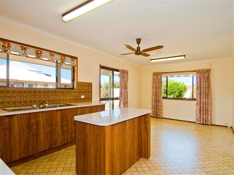 10a Kelly Street, POINT VERNON QLD 4655, Point Vernon - Thumbnail 7