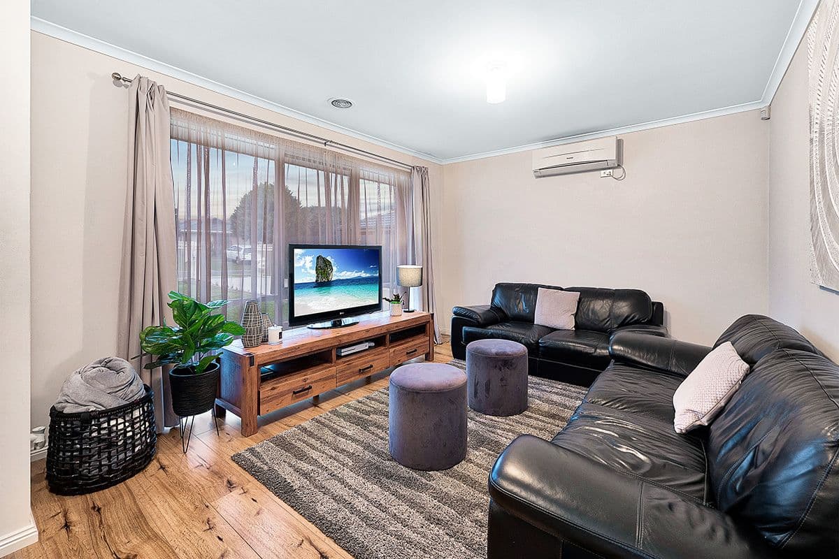 22 Denham Crescent, Cranbourne North VIC 3977, Cranbourne North - Thumbnail 2