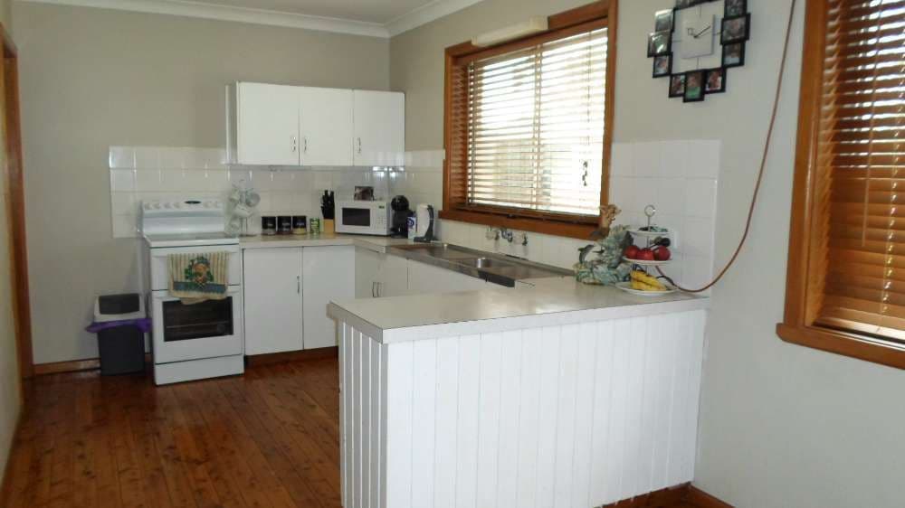 324 Sutherland Street, LAVINGTON NSW 2641, Lavington - Thumbnail 2