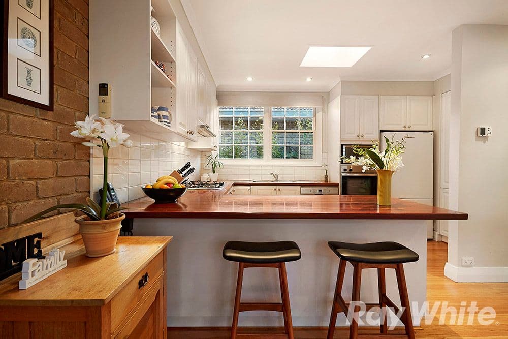 26 Bunker Crescent, Glen Waverley VIC 3150, Glen Waverley - Thumbnail 2