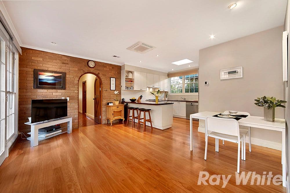 26 Bunker Crescent, Glen Waverley VIC 3150, Glen Waverley - Thumbnail 3