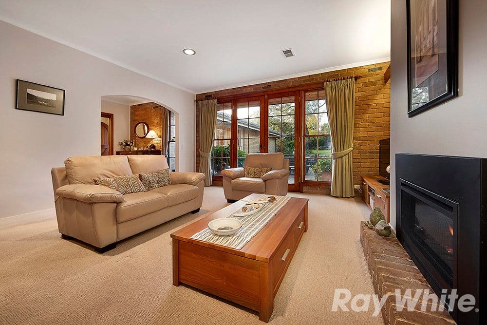 26 Bunker Crescent, Glen Waverley VIC 3150, Glen Waverley - Thumbnail 4