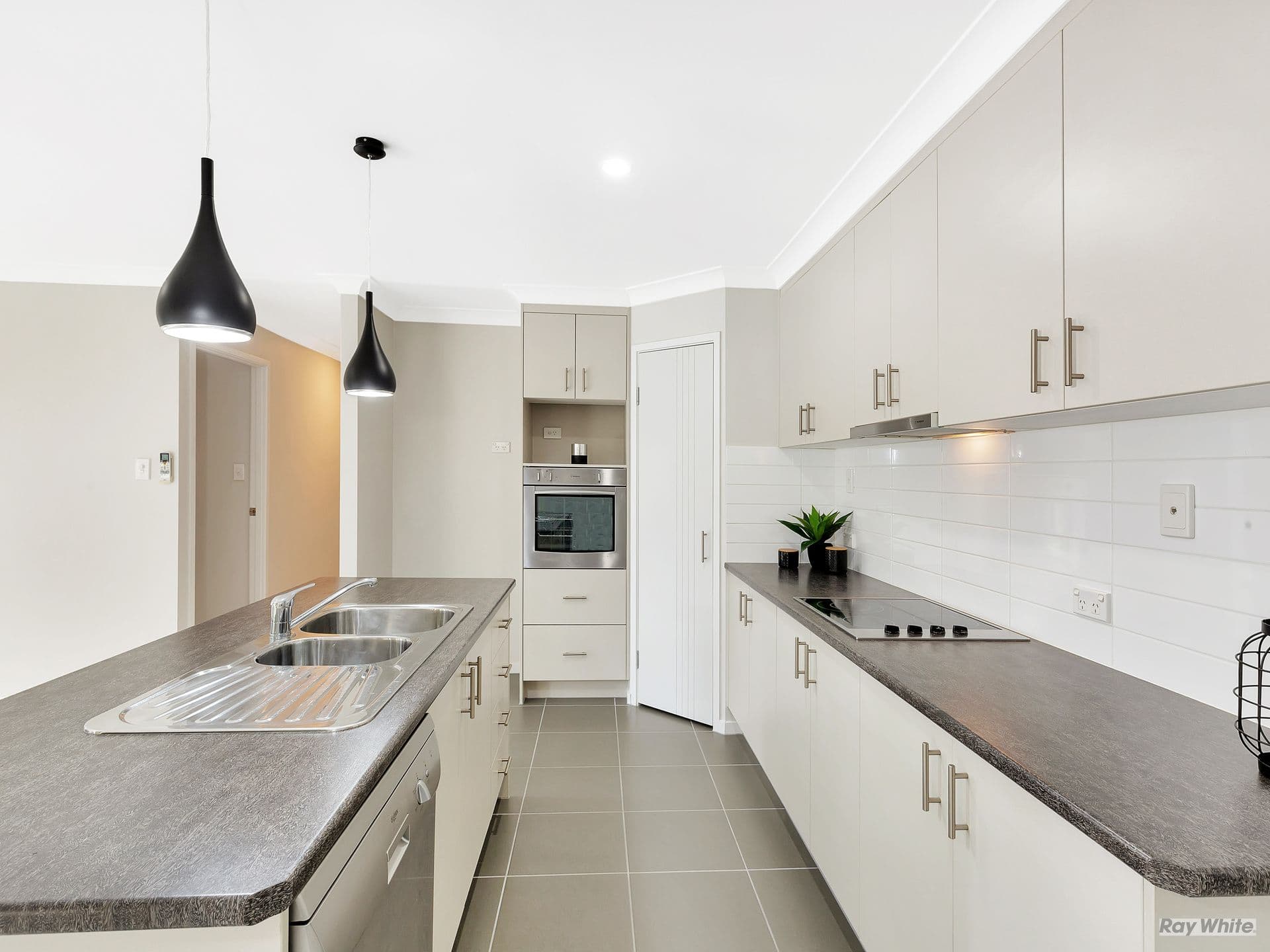 12 Trevor Street, Bellbird Park QLD 4300, Bellbird Park - Thumbnail 2