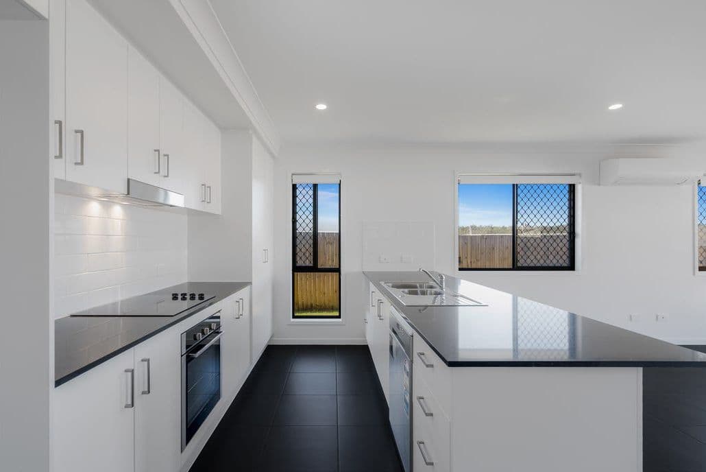 21 Dinden Road, South Ripley QLD 4306, South Ripley - Thumbnail 4