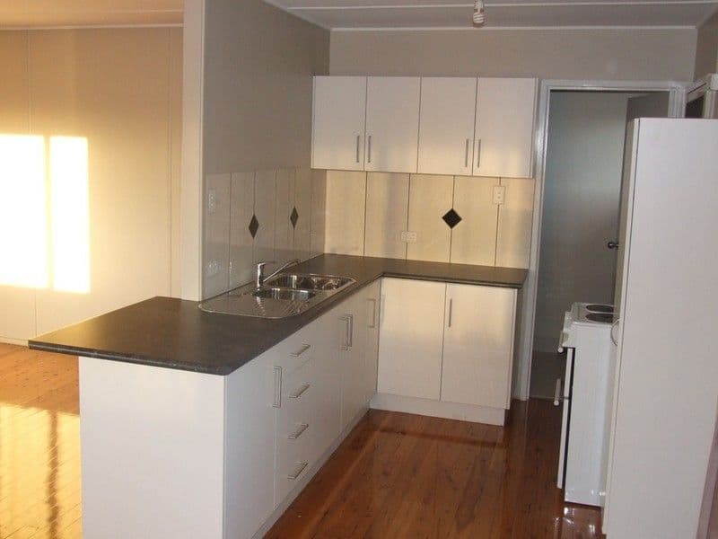 18 John Street, GOOMBUNGEE QLD 4354, Goombungee - Thumbnail 2