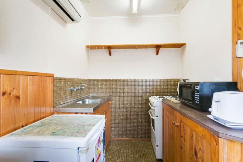 18 Lewis Street, Frankston VIC 3199, Frankston - Thumbnail 2