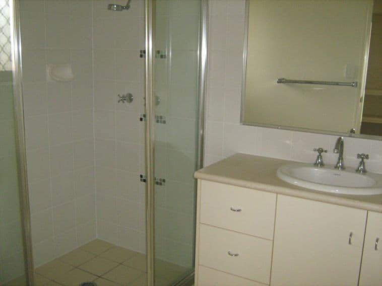8 Benjamin Court, Yamanto QLD 4305, Yamanto - Thumbnail 3