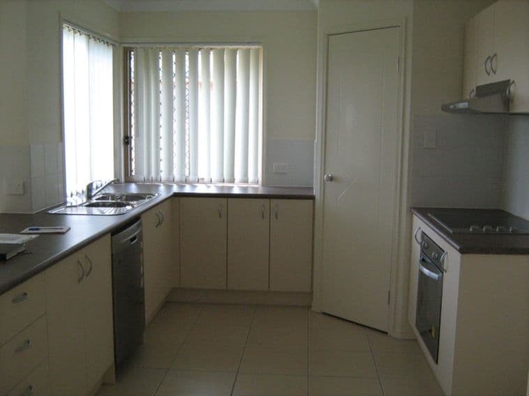 8 Benjamin Court, Yamanto QLD 4305, Yamanto - Thumbnail 5